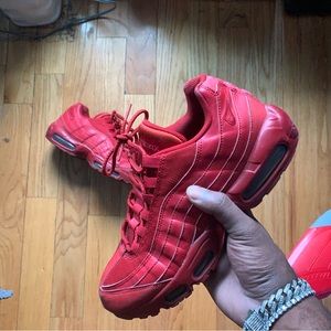 Nike Air Max 95 (Triple Red)